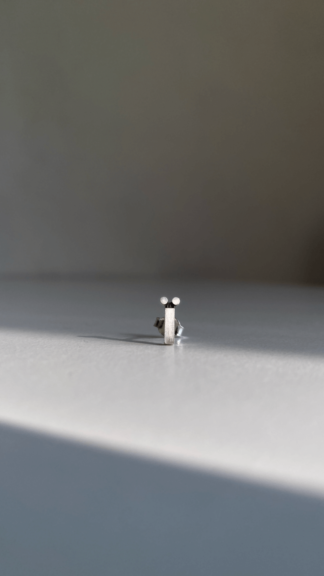 Патріотична сережка пусета Літера Ї, ручна робота в Україні