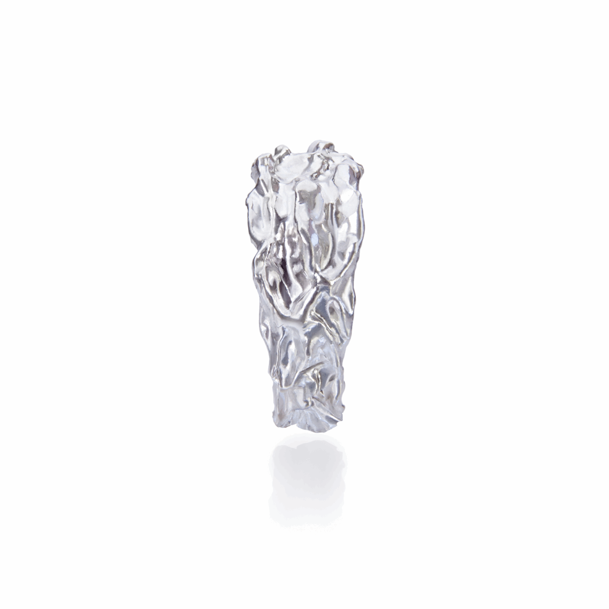 Handcrafted silver ring with an elegant design and delicate details, perfect for everyday wear or as a gift. Material: Sterling Silver shiny