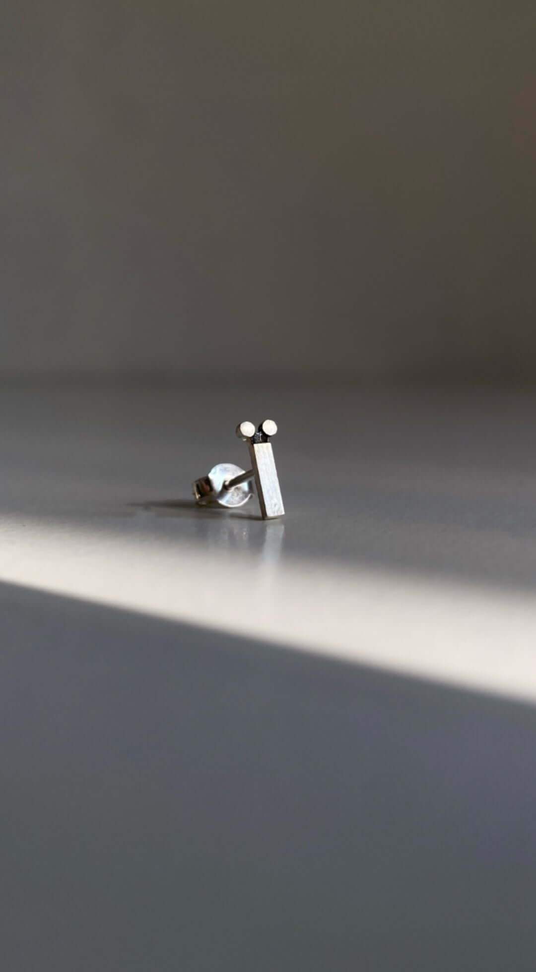 Унікальна пусета літера Ї зі срібла 925, виготовлена вручну