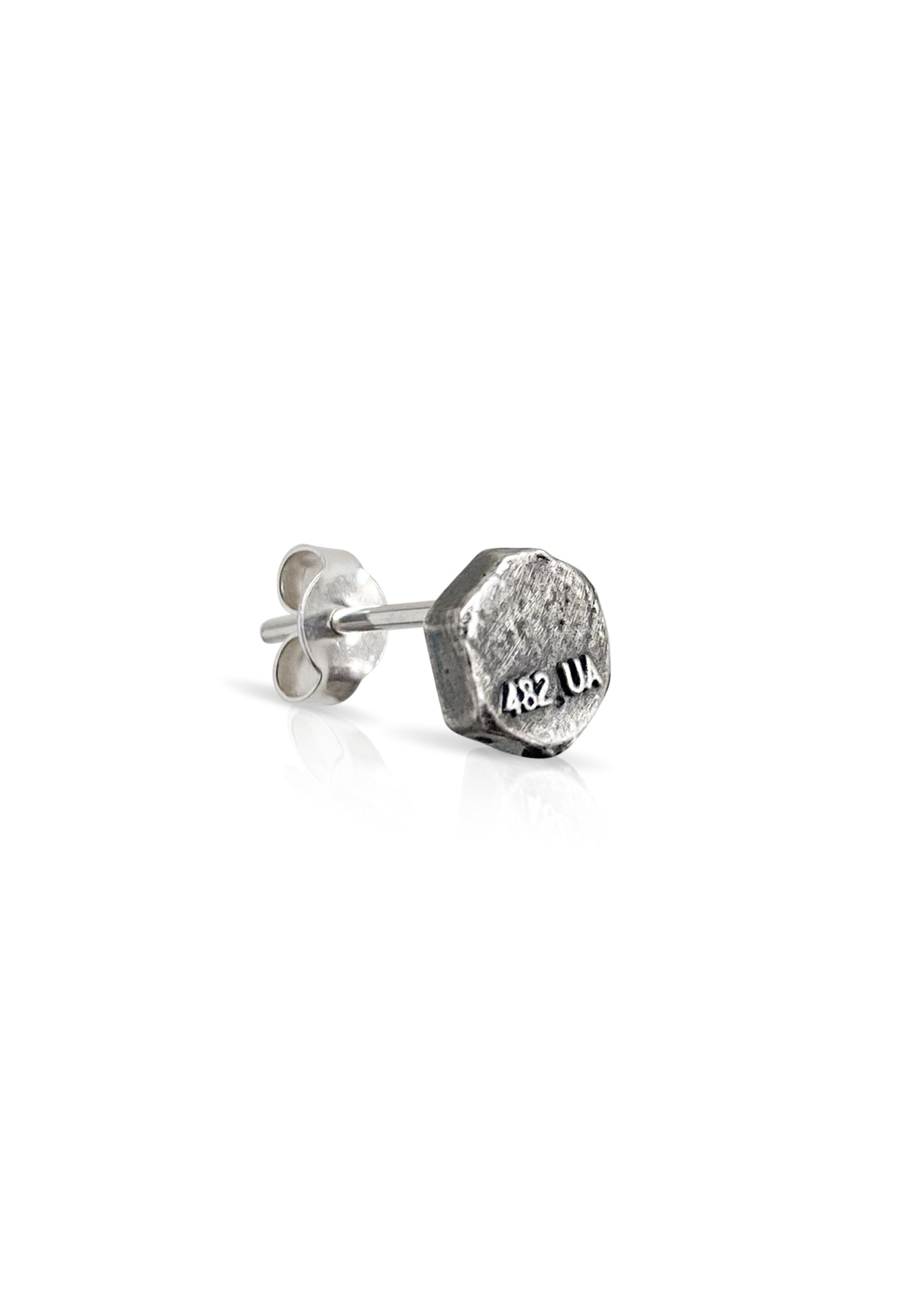 Sterling silver earring, combining simplicity and individuality.